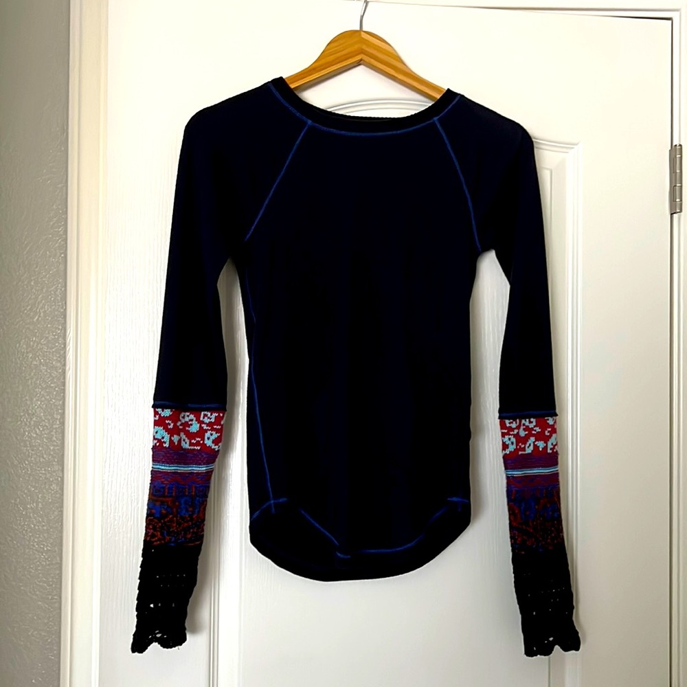 Free people long sleeve top. Never worn!